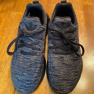 Adidas Swift Run 22 Kids Junior Size 4 1/2 Black Brand New W/O Tags